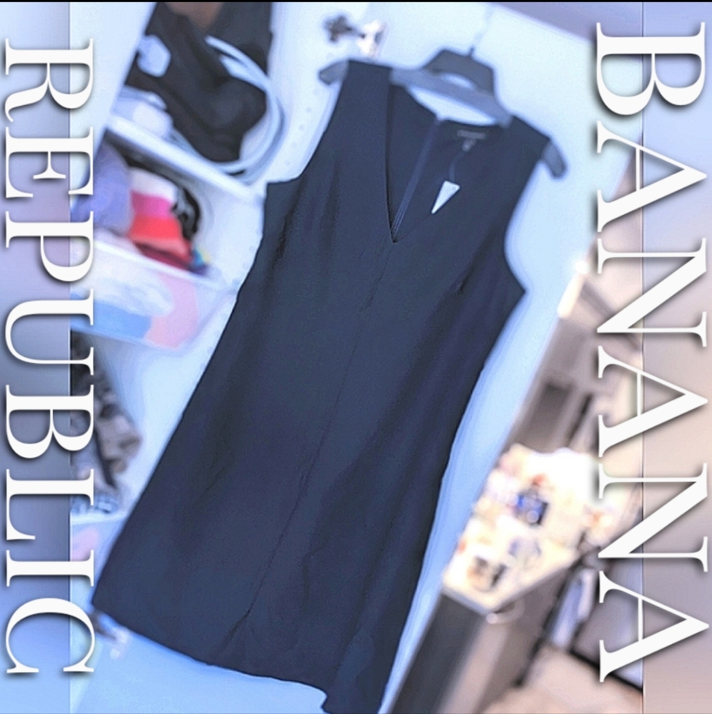 NEW🔖 V-neck NAVY dress sheath lined 👗